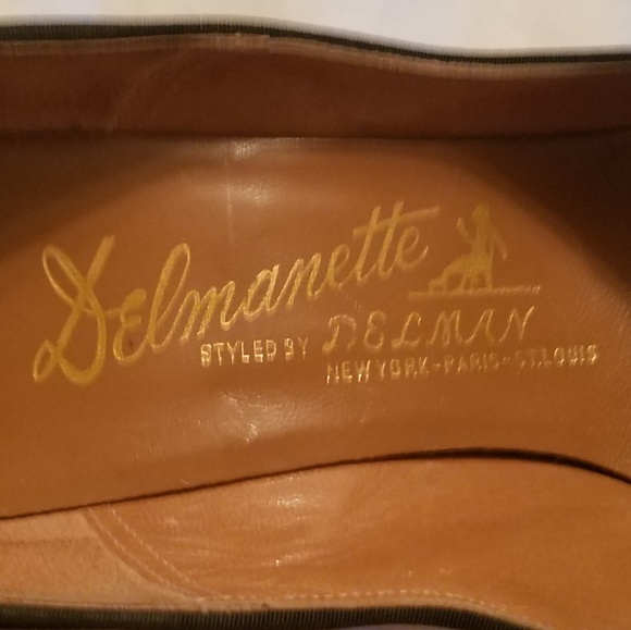 Vintage gorgeous sueded black pumps 8-1/2 - Picture 2 of 4